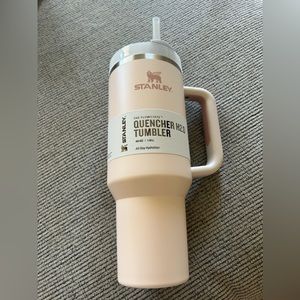 Stanley 40 OZ cup with handle
